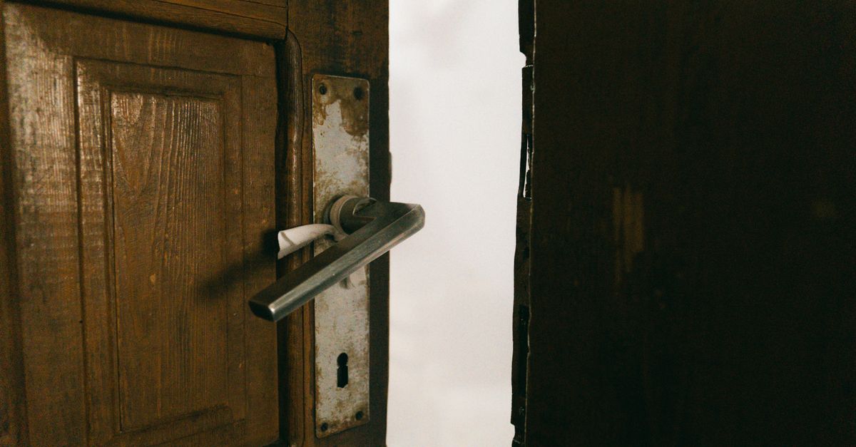 Why Your Door Knob Lock Sticks Every Winter — Maplewood Locksmith