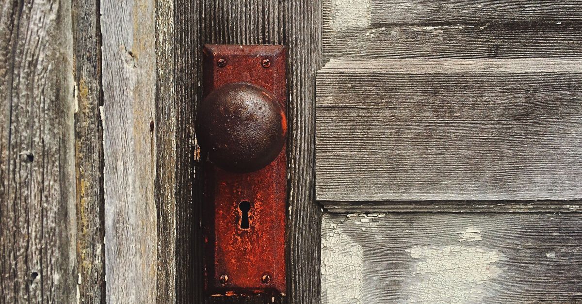 Door Knob Lock Replacement — Maplewood Locksmith