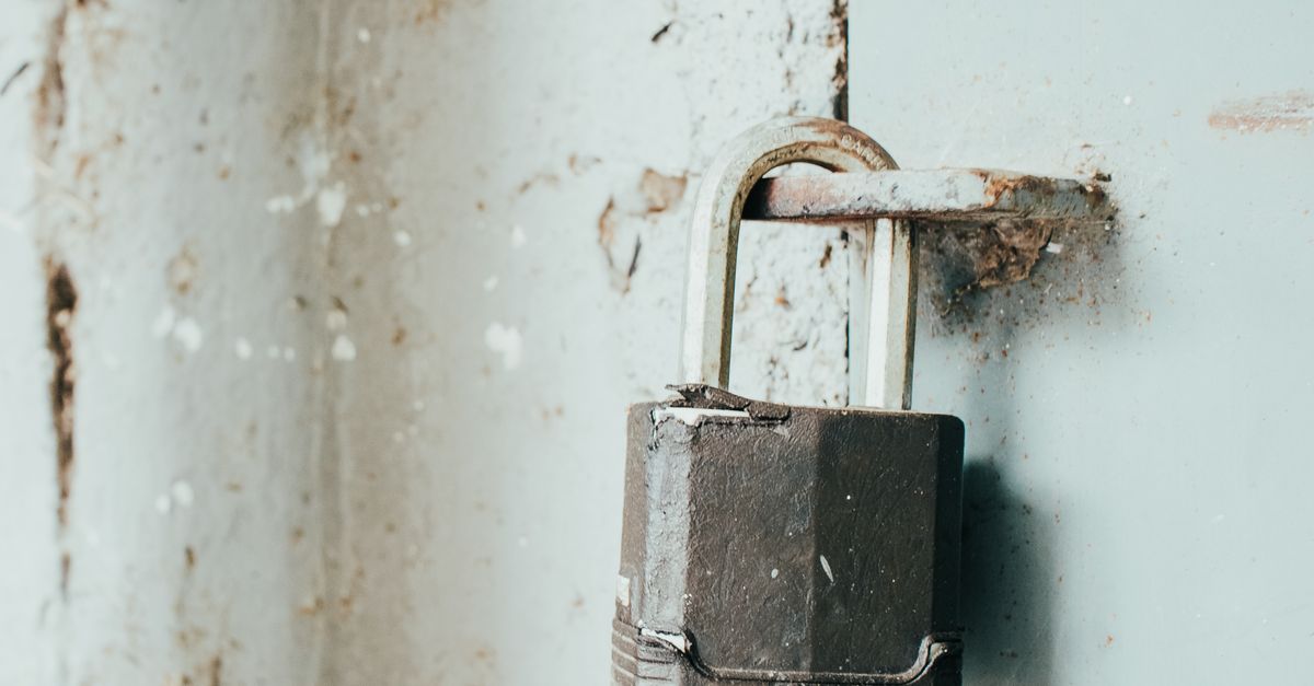 Signs Your Door Knob Lock Replacement Is Overdue — Maplewood Locksmith